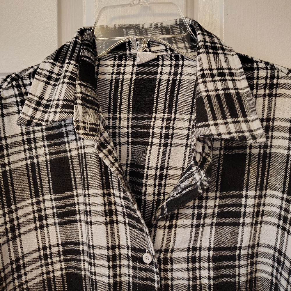Oversized cozy button down top - Picture 7 of 10
